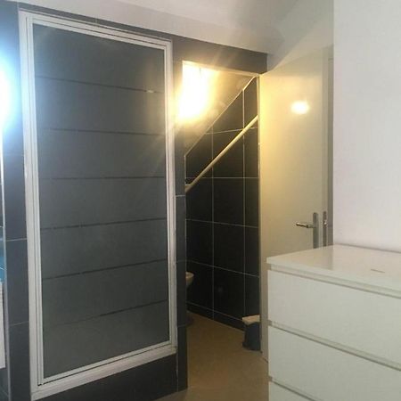 Room Near The Center With Bathroom And Kitchen ブリュッセル エクステリア 写真
